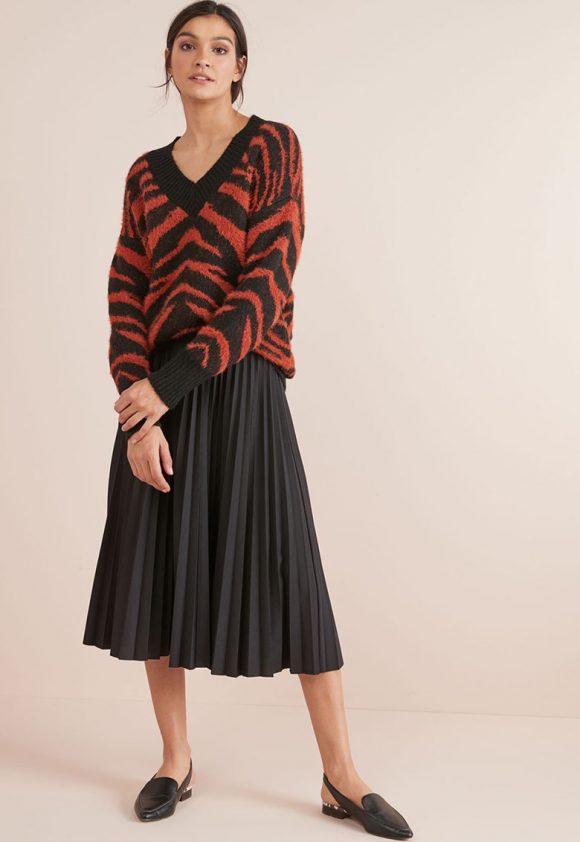 Pulover cu decolteu in V si model animal print-tricotaje-NEXT
